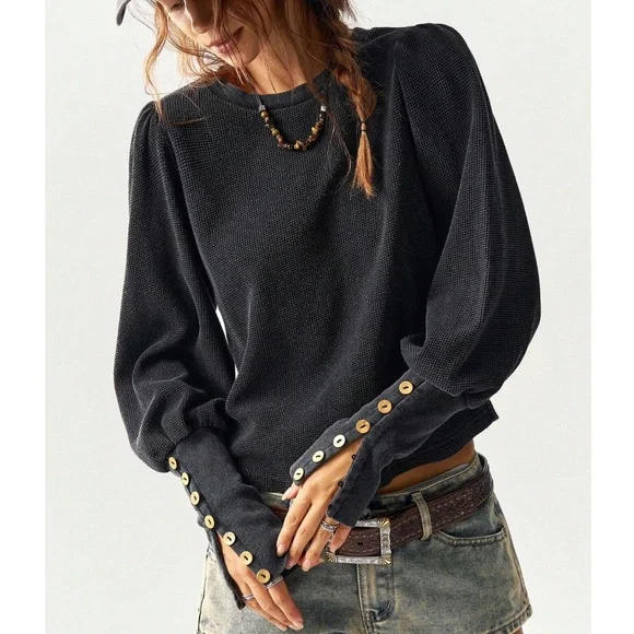 Solid Thermal Knit Puff Button Cuff Long Sleeve Top - Picture 4 of 14